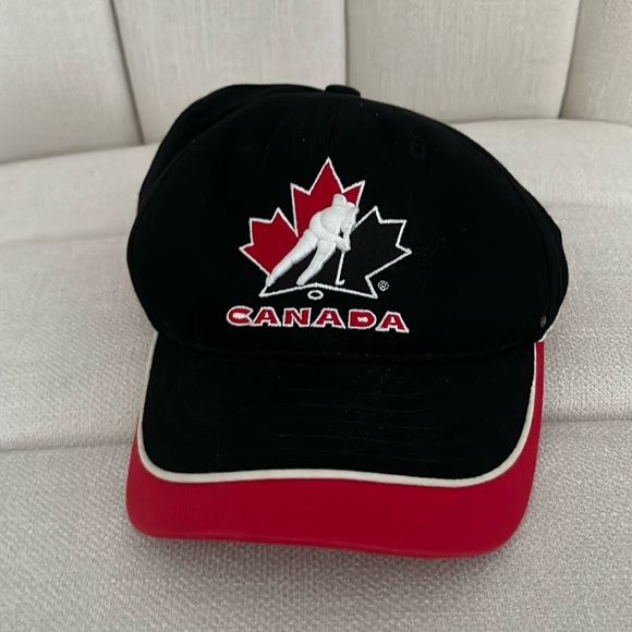 New Era Other - New Era Hockey Canada dad hat